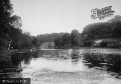 Swanbourne Lake 1892, Arundel