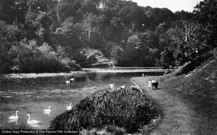 Photo of Arundel, Swanbourne Lake 1930
