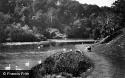 Swanbourne Lake 1930, Arundel
