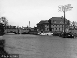 The River Arun And Hotel 1936, Arundel
