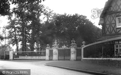 The Golden Gates c.1955, Ascot
