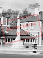War Memorial c.1955, Ascot