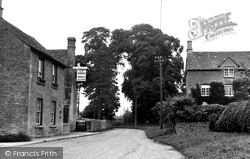 The Swan 1950, Ascott-Under-Wychwood