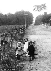 Children In Wharf Road 1906, Ash Vale