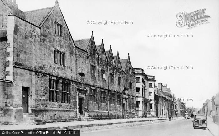 Photo of Ashbourne, Church Street And Queen Elizabeth Grammar School c.1950