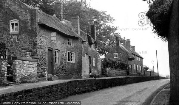 Photo of Ashby De La Zouch, Old Cottages, Hill Street c.1960