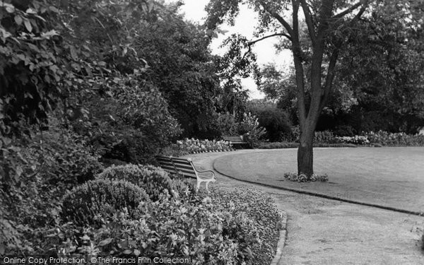 Photo of Ashford, Memorial Gardens c.1950
