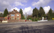 Ashford, the Hare and Hounds Public House at Potters Corner 2004