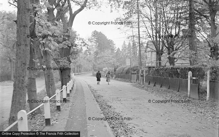 Photo of Ashtead, High Street c.1950