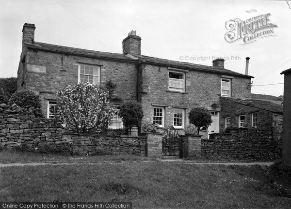 Photo of Askrigg, Coleshouse, Marie Hartley's Cottage c.1950