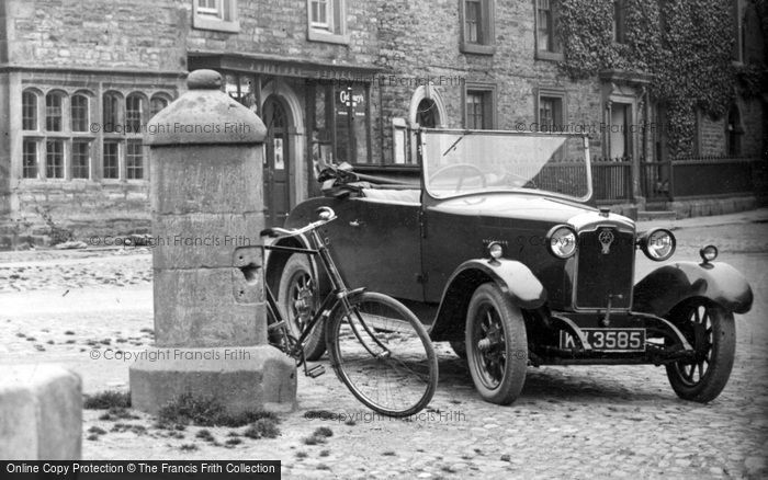 Photo of Askrigg, Old Car 1929