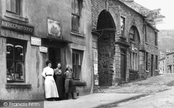 Women Outside The Post Office 1911, Askrigg