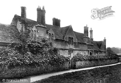 Abbey Farm Almshouses 1907, Audley End