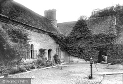 The Abbey Court Yard 1907, Audley End