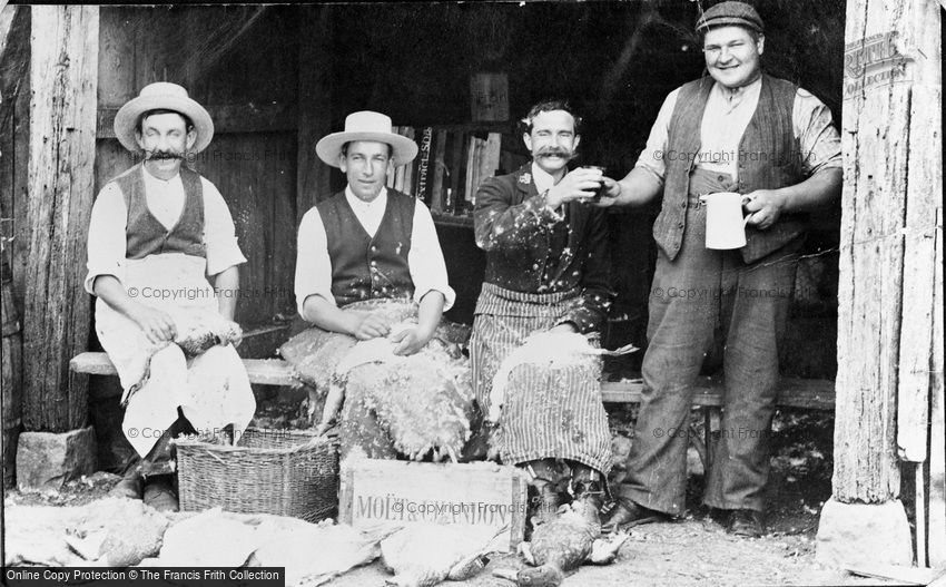 Avebury, Duck Pluckers c1900