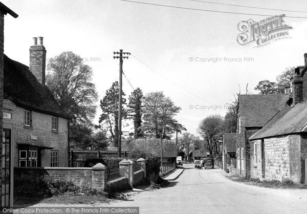 Photo of Avebury, The High Street c.1950