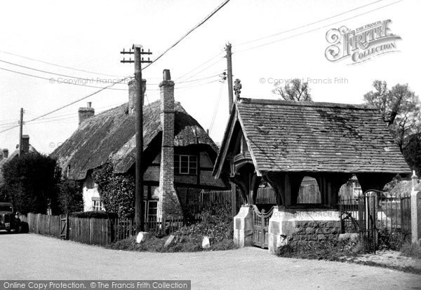 Photo of Avebury, The Old Cottages And Lych Gate c.1955