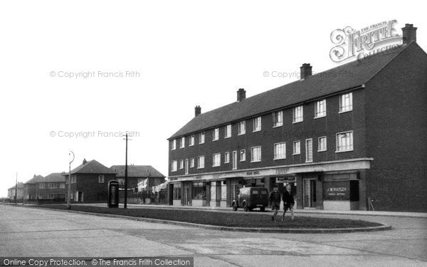 Photo of Aveley, Hall Road Estate c1955