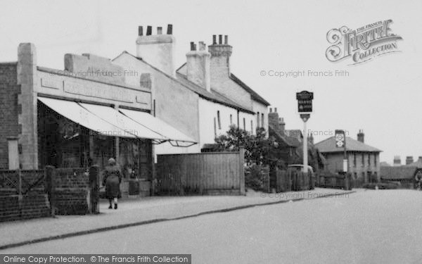 Photo of Aveley, Purfleet Road c.1950