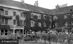Old Court Hotel c.1955, Avoncliff