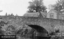 Gates Bridge 1902, Axminster