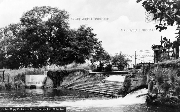 Photo of Axminster, The Weir c.1960