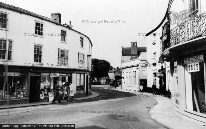 Photo of Axminster, Victoria Place c.1965