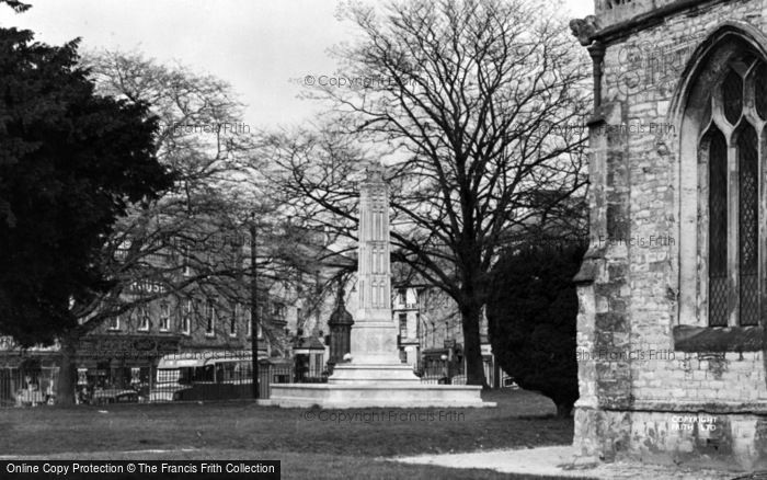 Photo of Axminster, War Memorial c.1940