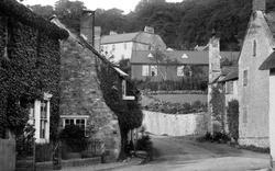 The Village 1918, Axmouth