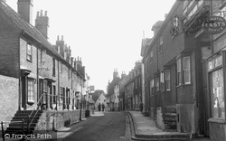 Aylesbury, Castle Street c1955