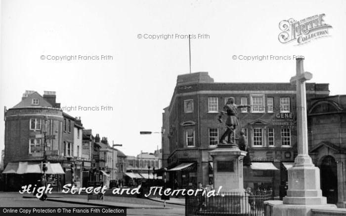 Photo of Aylesbury, High Street And Memorial c.1955