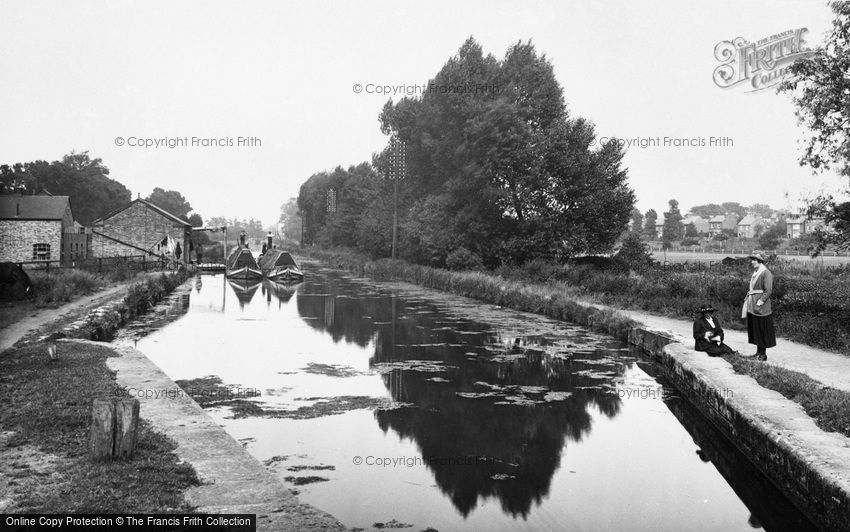 Aylesbury, the Aylesbury Arm, the Grand Union Canal 1921