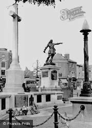 The War Memorial And John Hampden Statue c.1955, Aylesbury