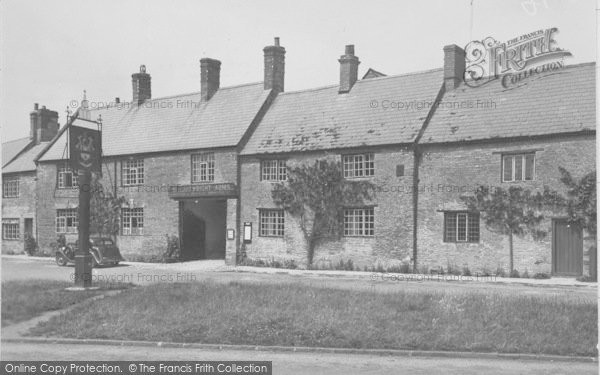Photo of Aynho, The Cartwright Arms Hotel c.1955