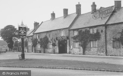 The Cartwright Arms Hotel c.1955, Aynho
