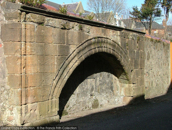 Photo of Ayr, Cromwell's Fort, Top Of The Entrance Gate 2005