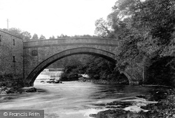 The Bridge And Upper Fall 1909, Aysgarth