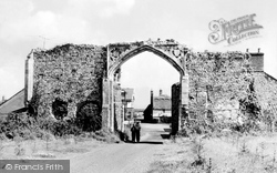 Abbey Gateway c.1955, Bacton