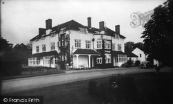 Cricketer's Inn 1939, Bagshot