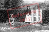 Girls On High Curly Hill 1903, Bagshot
