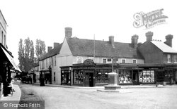 The Square 1901, Bagshot