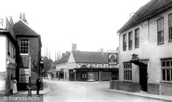 The Square 1903, Bagshot