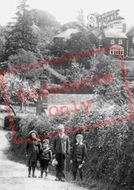 Village Children 1903, Bagshot