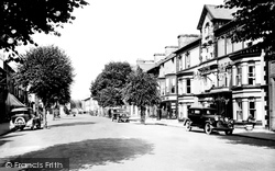 High Street 1935, Bala