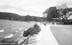 The Lake Promenade 1935, Bala
