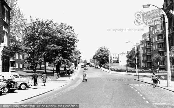 Photo of Balham, Balham Hill c1965