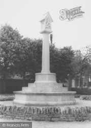 The Memorial c.1965, Bampton