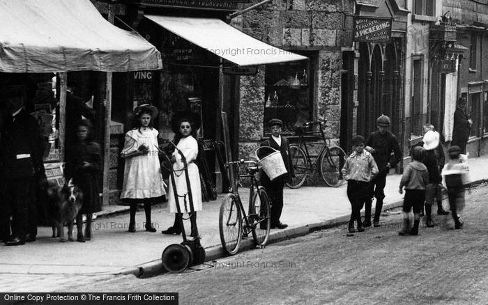 Photo of Bangor, Children In High Street 1908