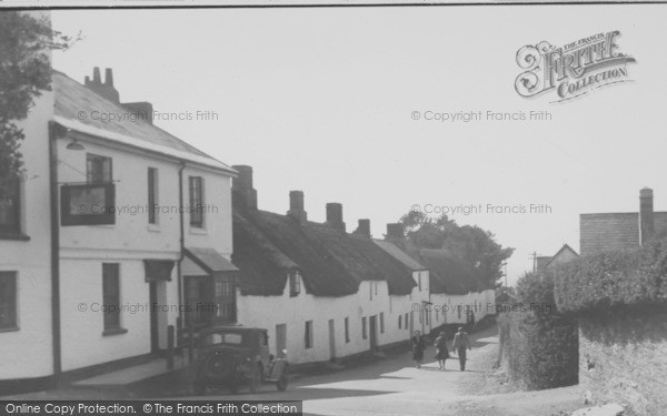Photo of Bantham, Sloop Inn And Street c.1950