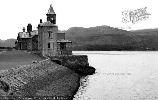 Photo of Barmouth, The Clock House (Coes Faen) c.1940